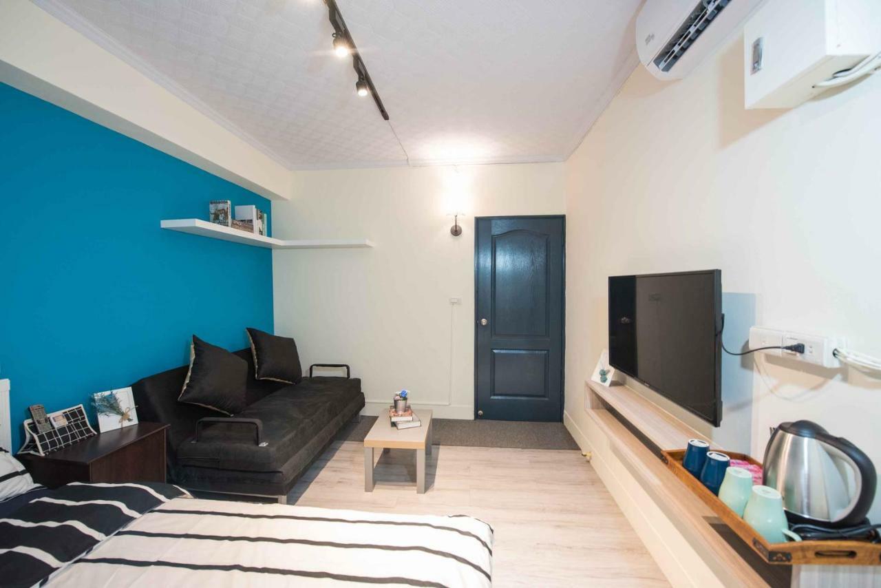 Bird Series Backpacker輕隔間背包客 Apartment Tainan Exterior photo